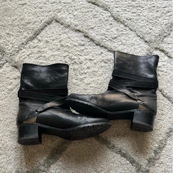 Stuart Weitzman boots Ranch Dressing Moto Ankle combat Boots black leather 7 - Picture 6 of 12